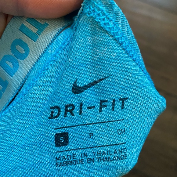 Nike workout singlet - Picture 3 of 3